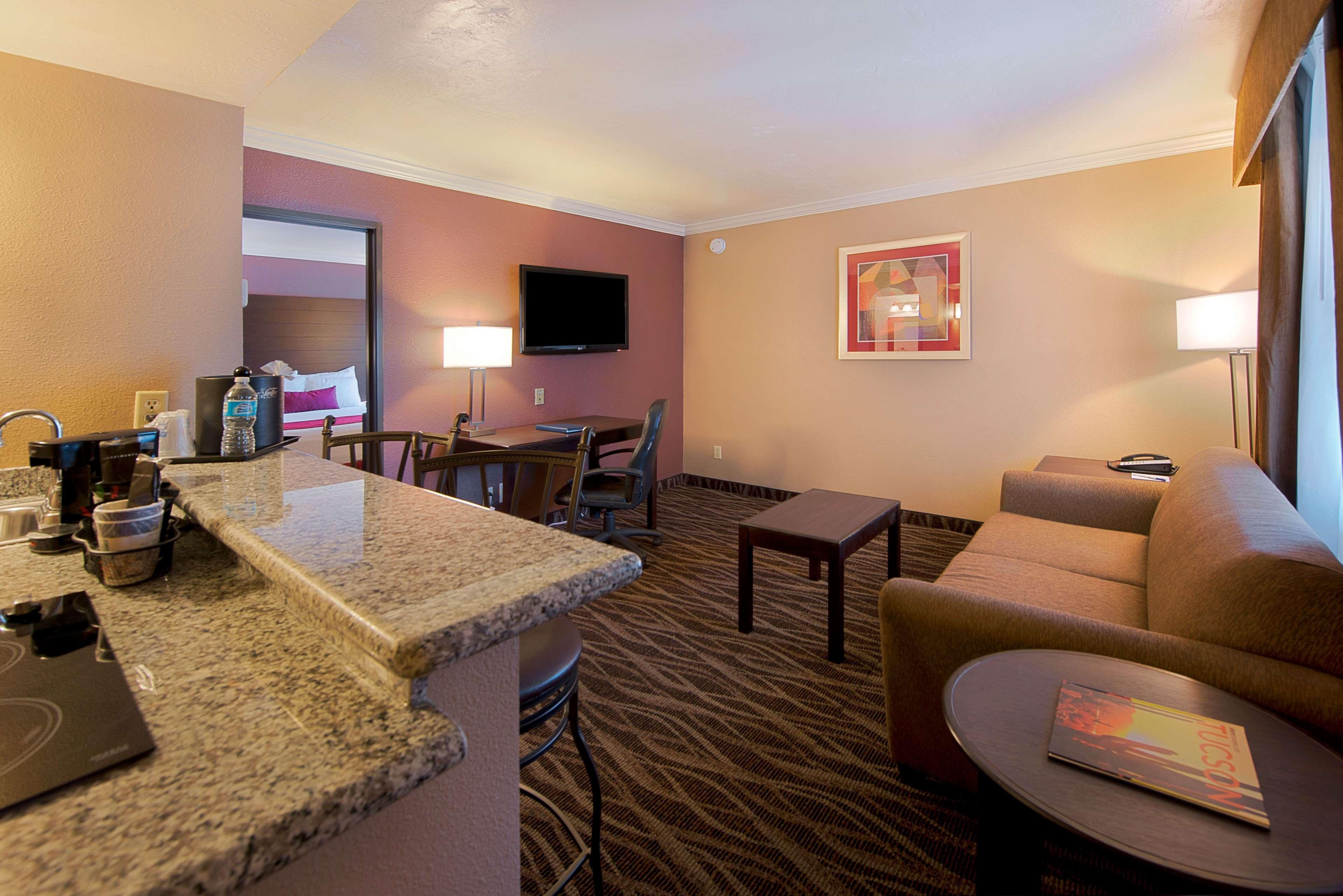 Western Innsuites Foothills & Hotel Tucson
