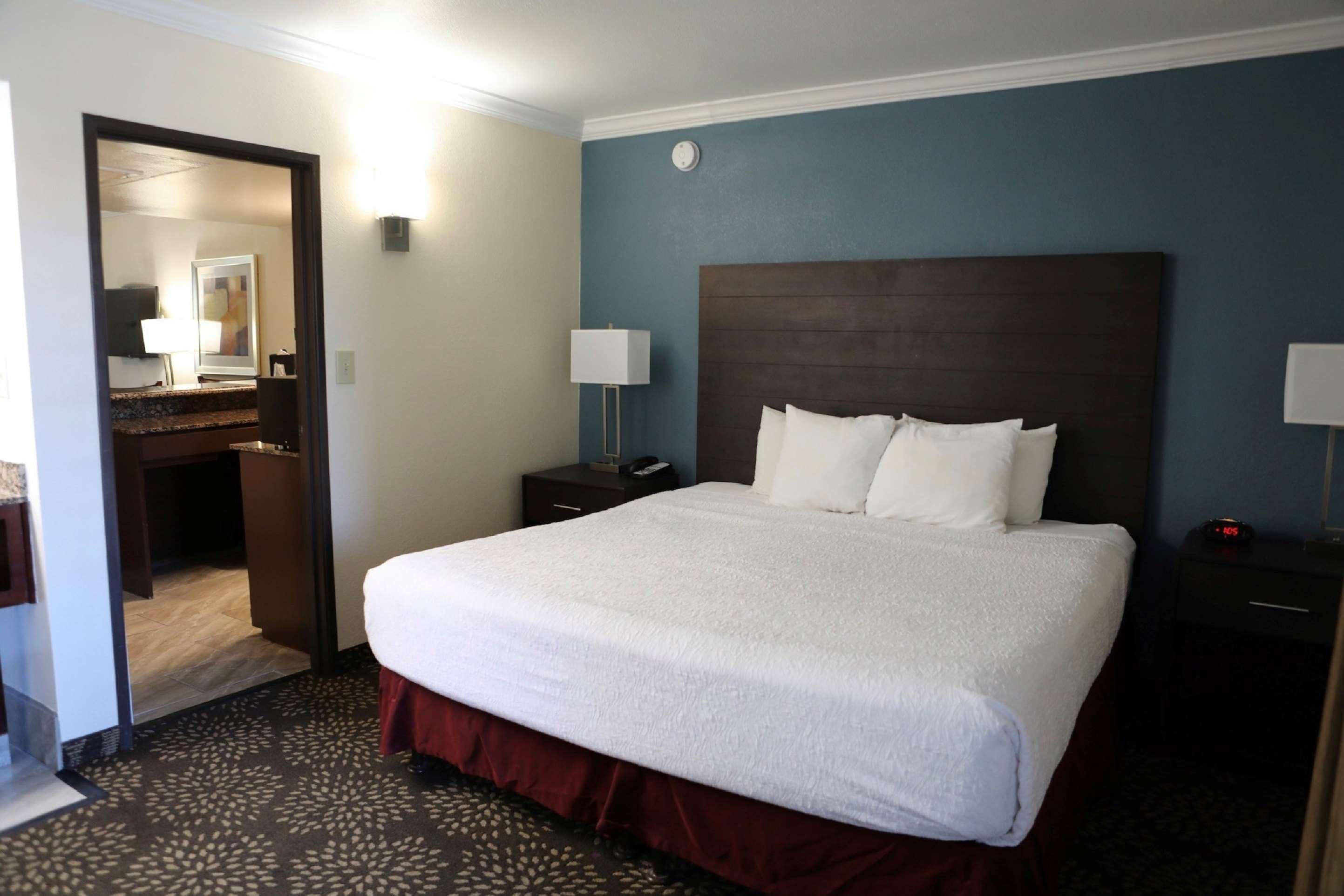 Western Innsuites Foothills & 3* Tucson