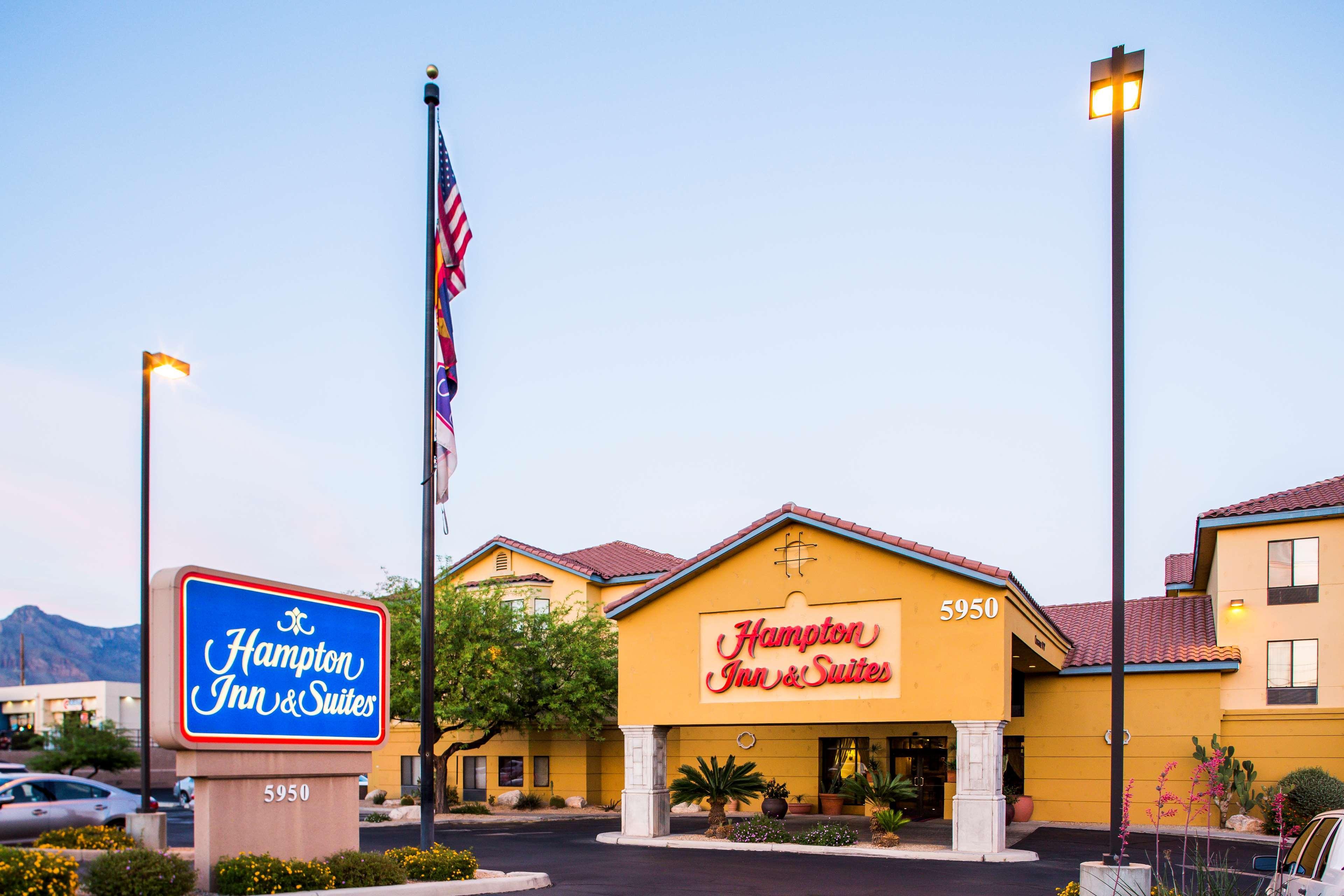 Hotel Hampton & Mall Tucson