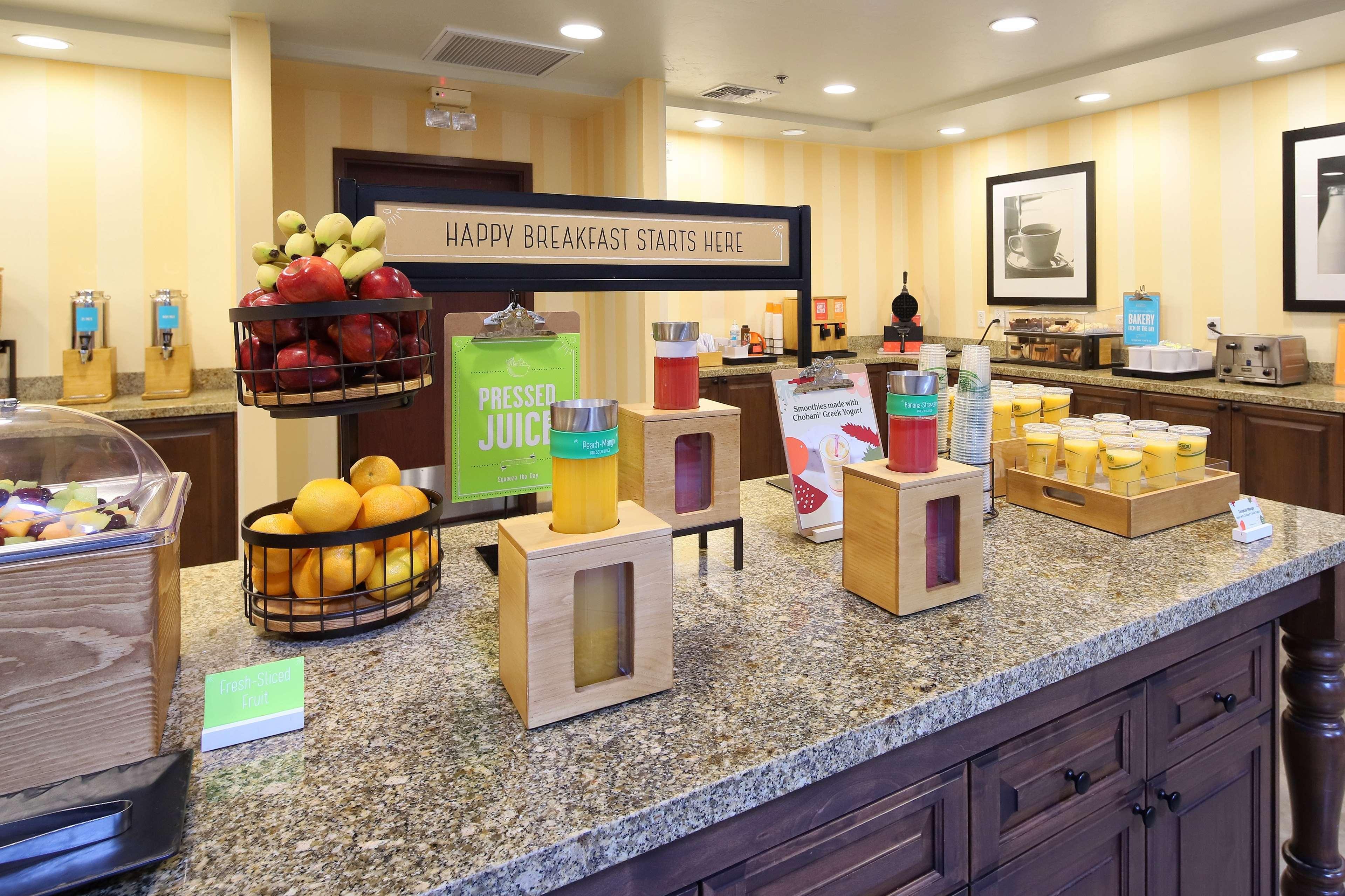 Hampton & Mall Hotel 3*