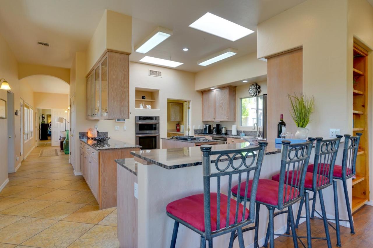 Updated With Panoramic Mtn Views And Pool! Holiday home