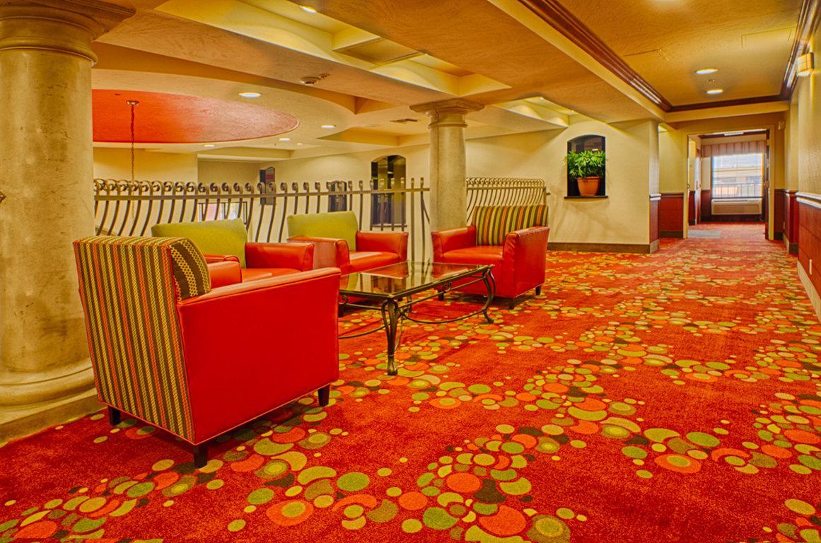 Hotel Express & Mall By Ihg