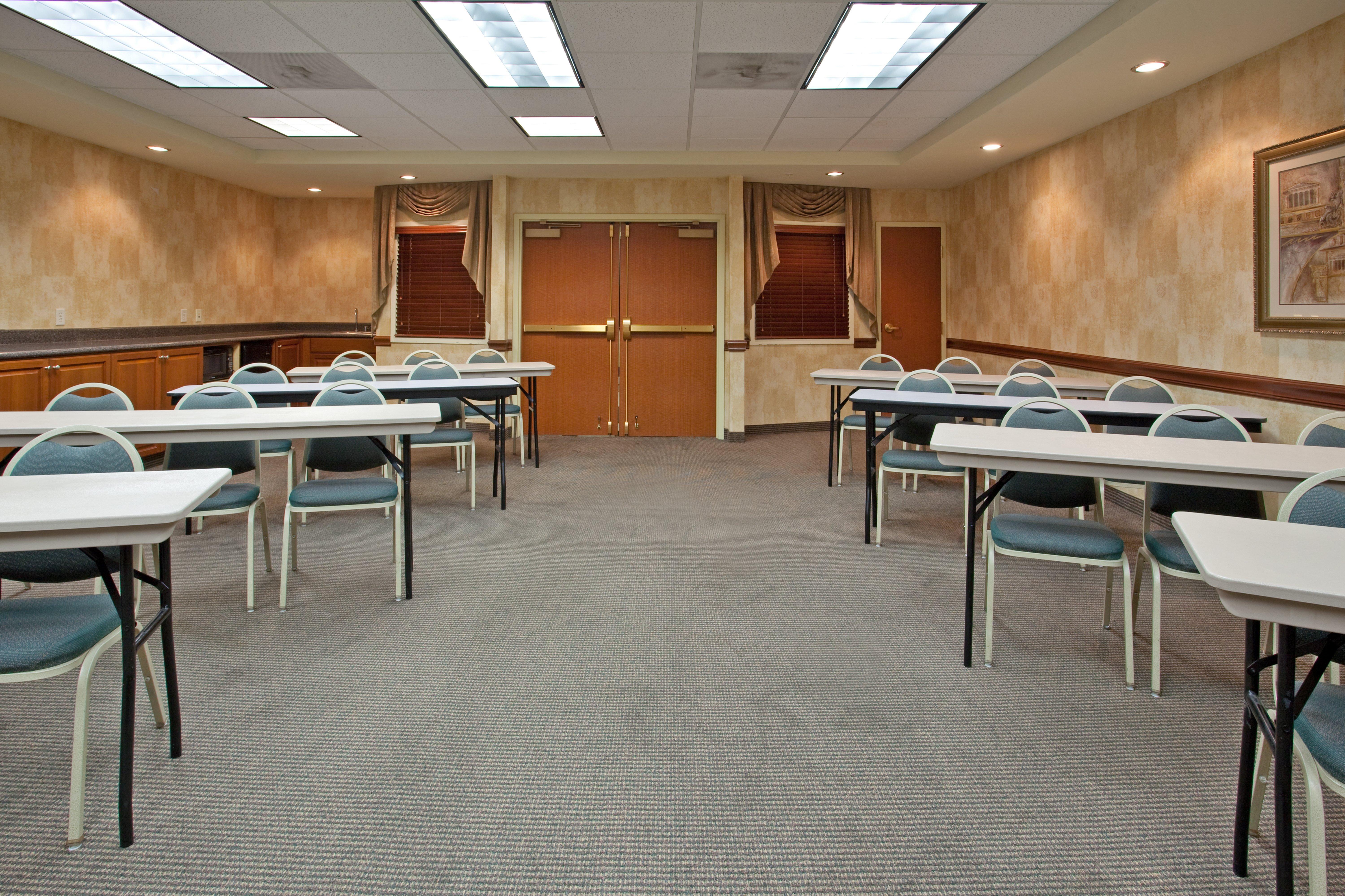 Express & Mall By Ihg 3* Tucson