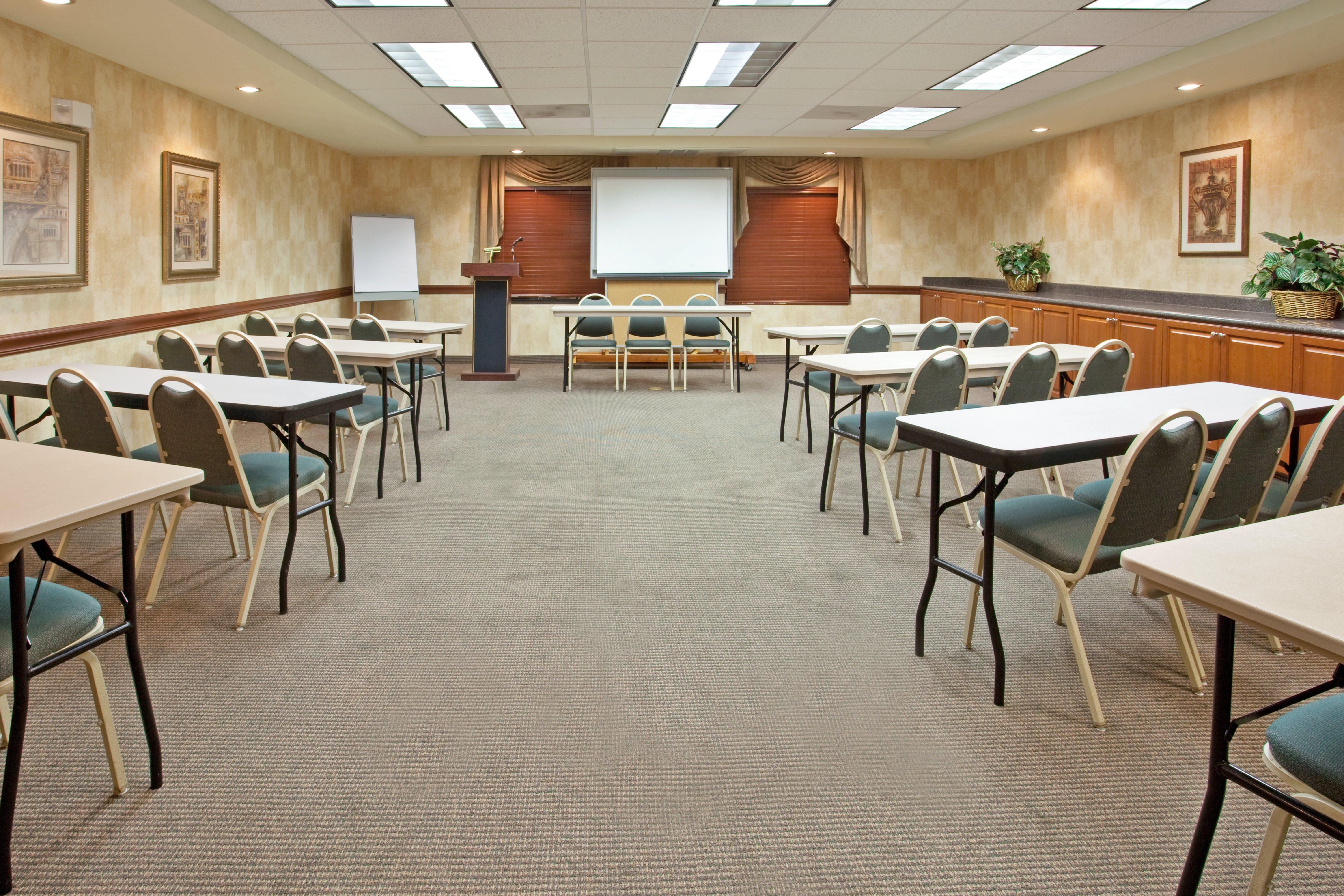Express & Mall By Ihg Hotel Tucson