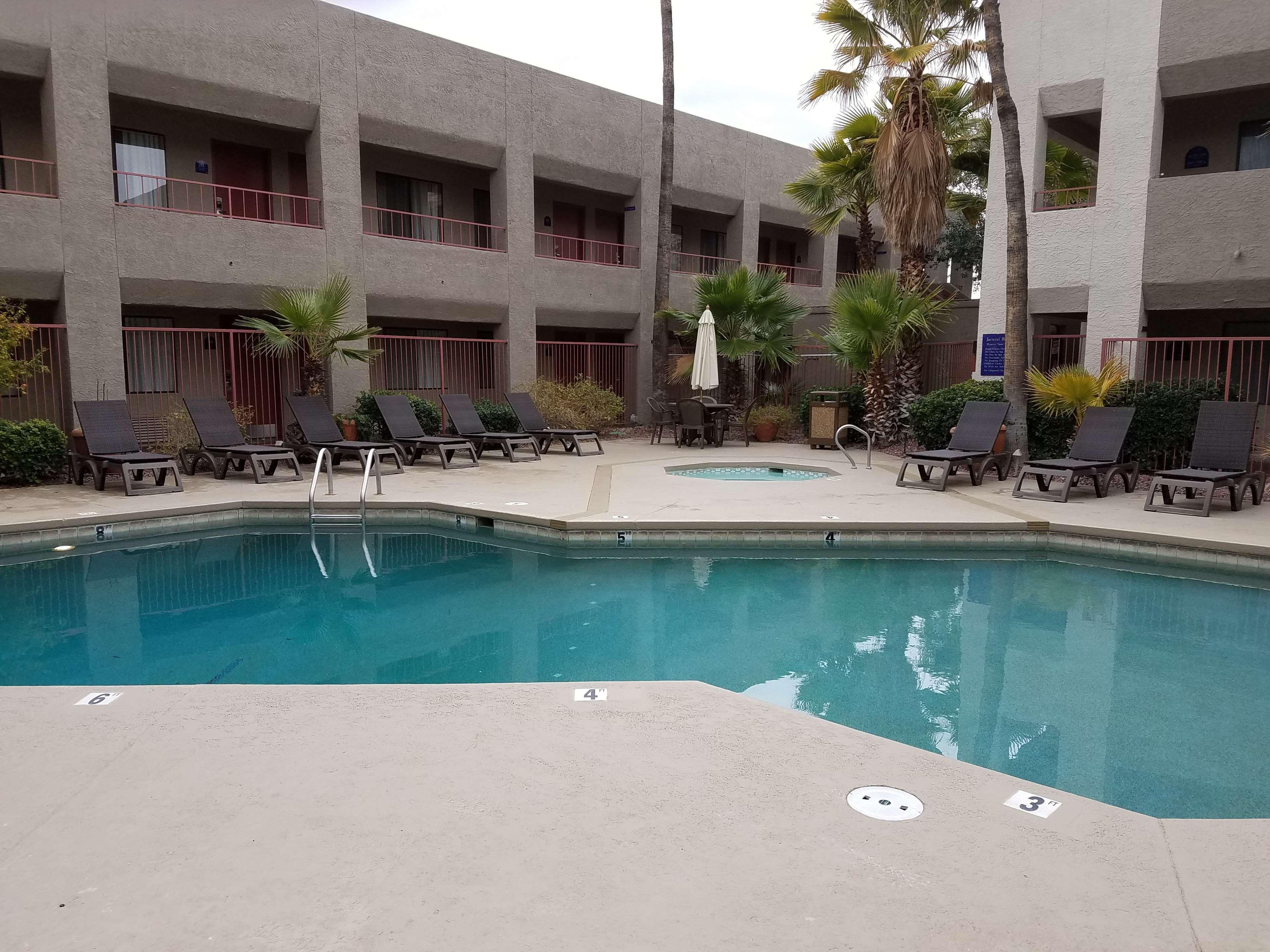 Western Innsuites Foothills & 3* Tucson