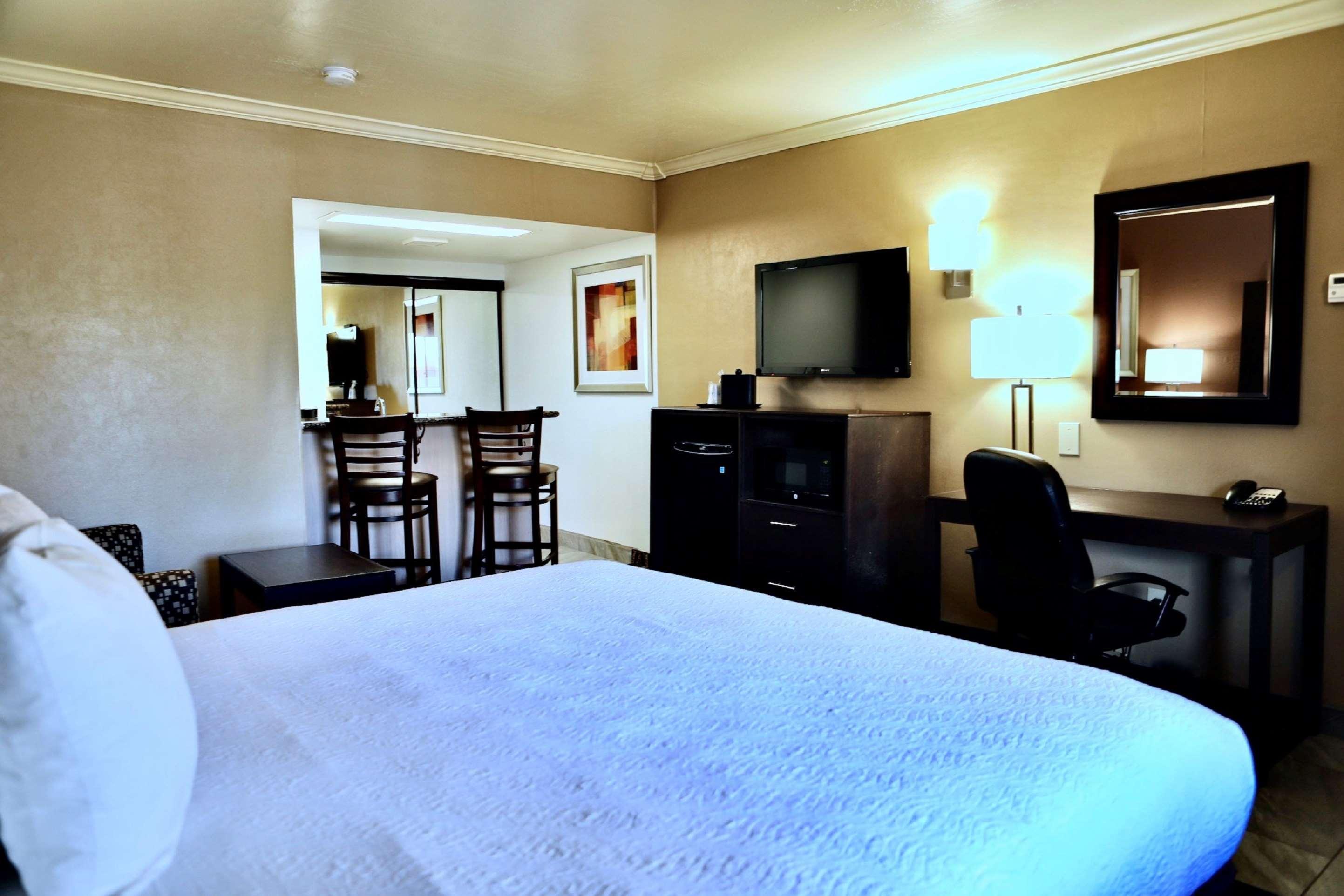Western Innsuites Foothills & 3* Tucson