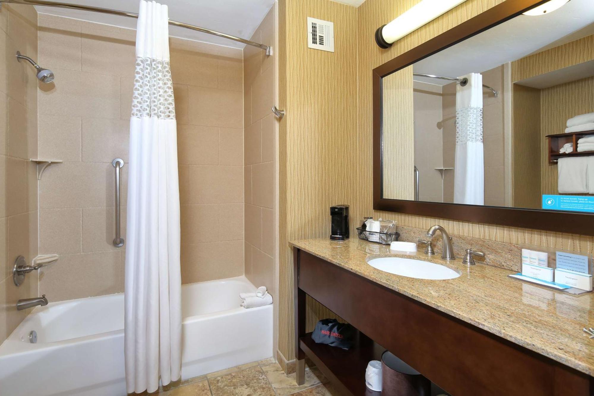 Hampton & Mall Hotel Tucson