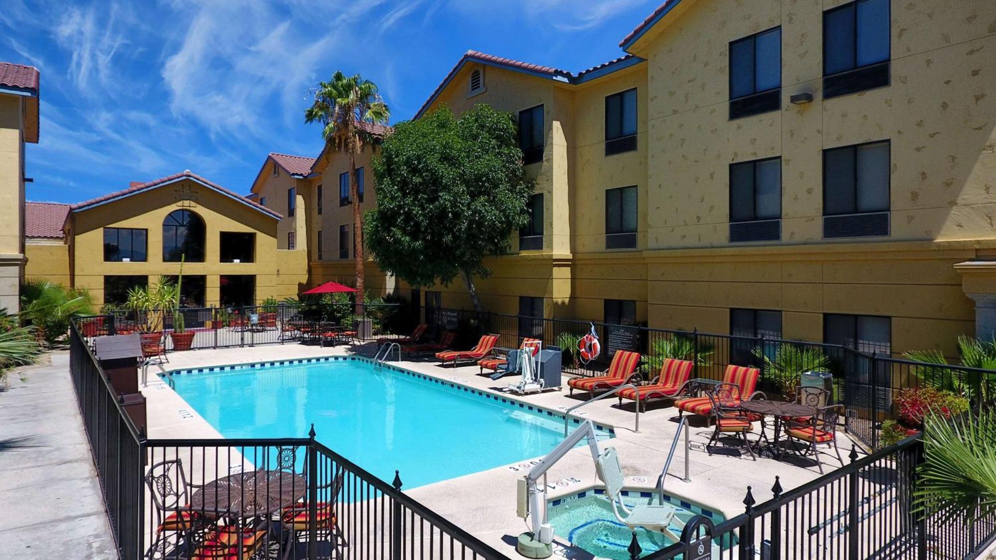 Hampton & Mall Hotel Tucson