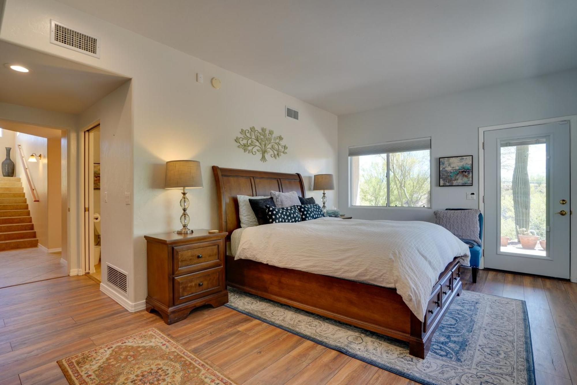 Updated With Panoramic Mtn Views And Pool! Holiday home Tucson