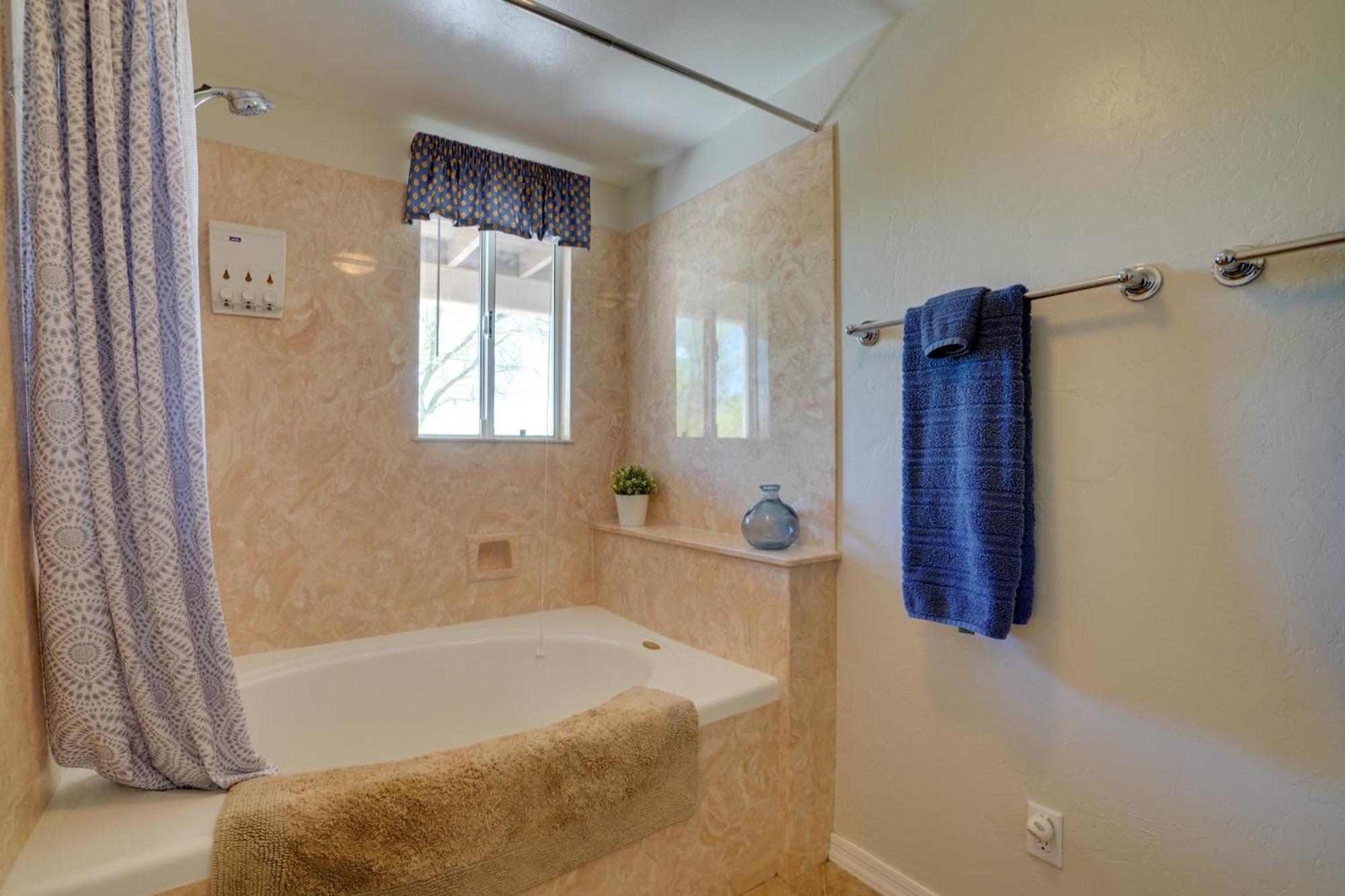 Updated With Panoramic Mtn Views And Pool! * Tucson