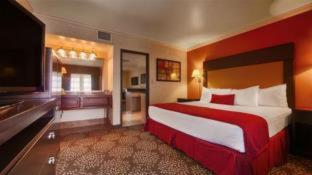 Hotel Western Innsuites Foothills &