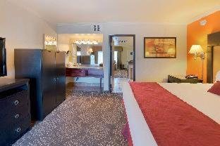 Hotel Western Innsuites Foothills &