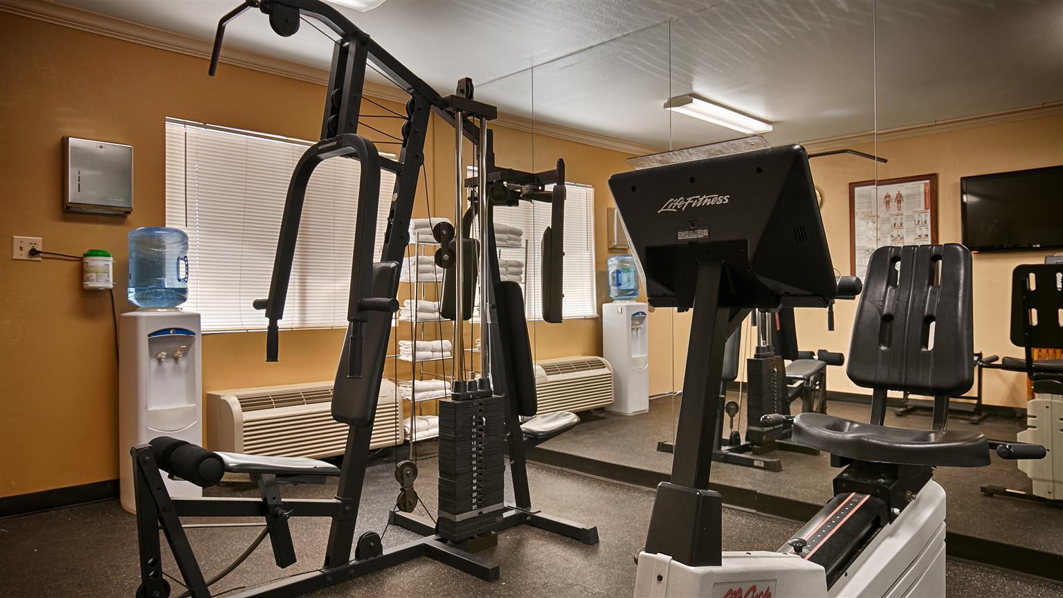 Western Innsuites Foothills & Hotel 3*