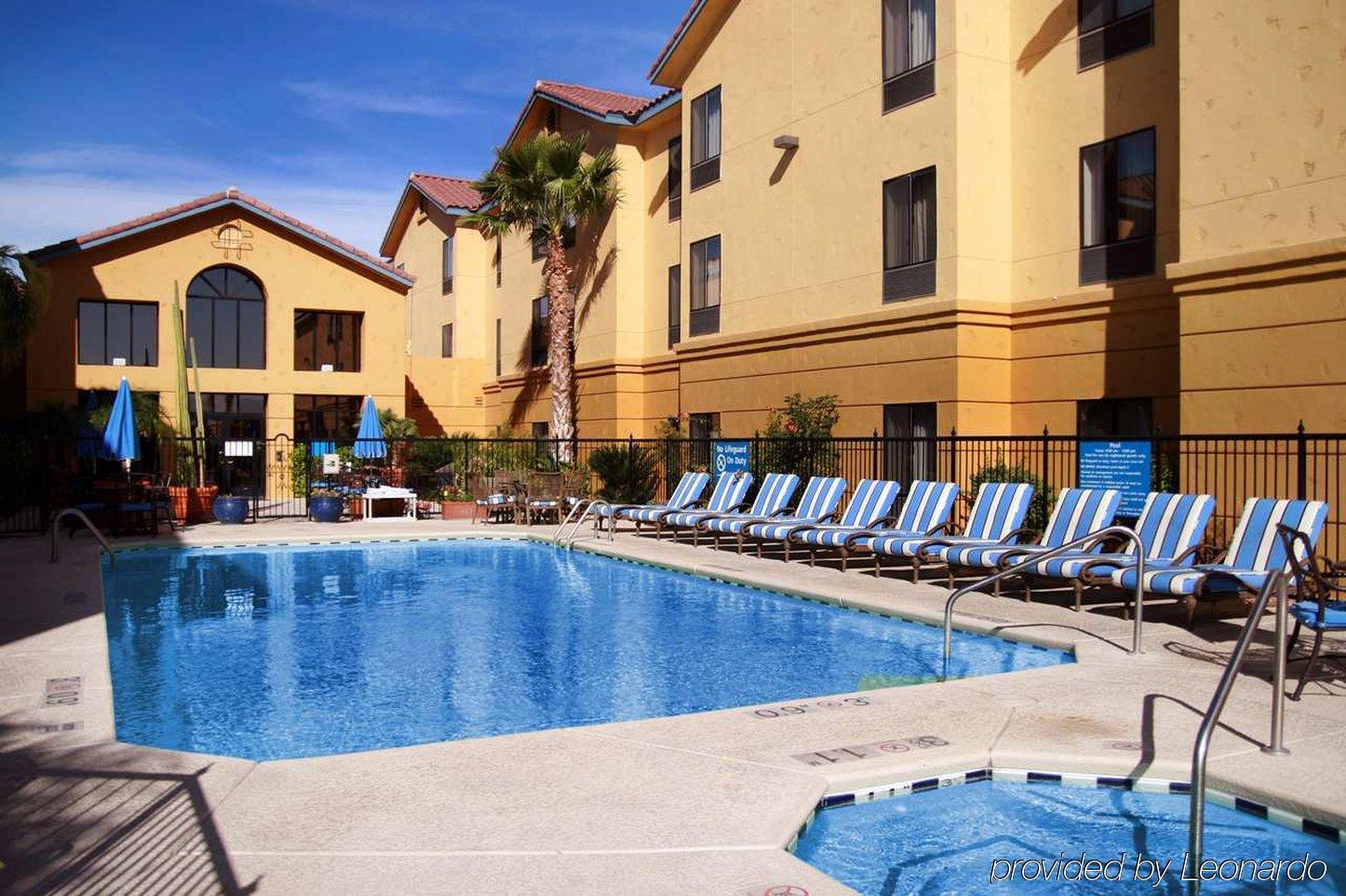 Hampton & Mall 3* Tucson