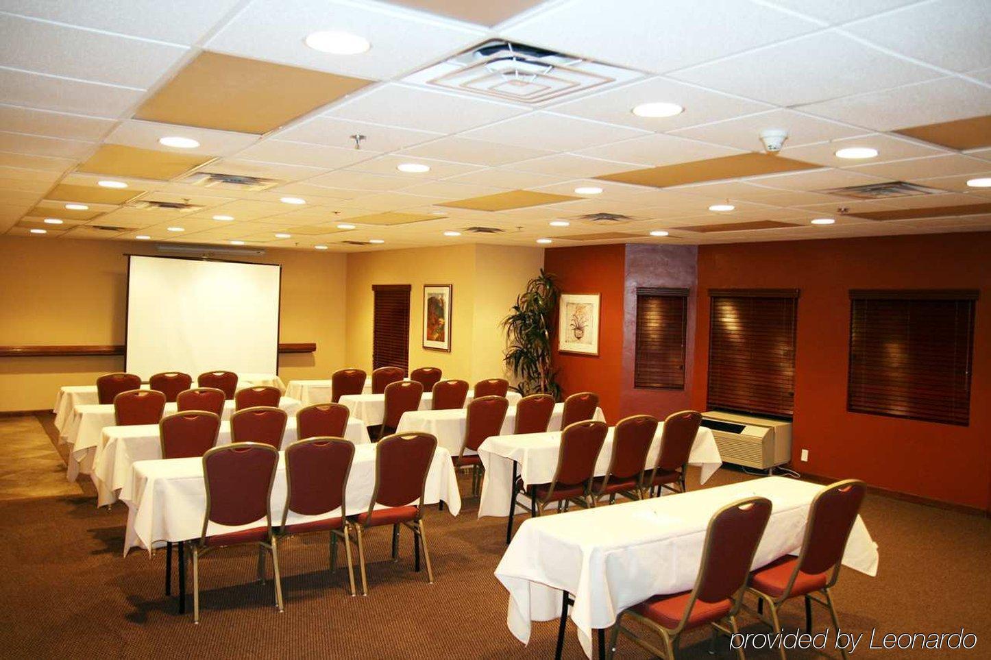 Hotel Hampton & Mall 3*