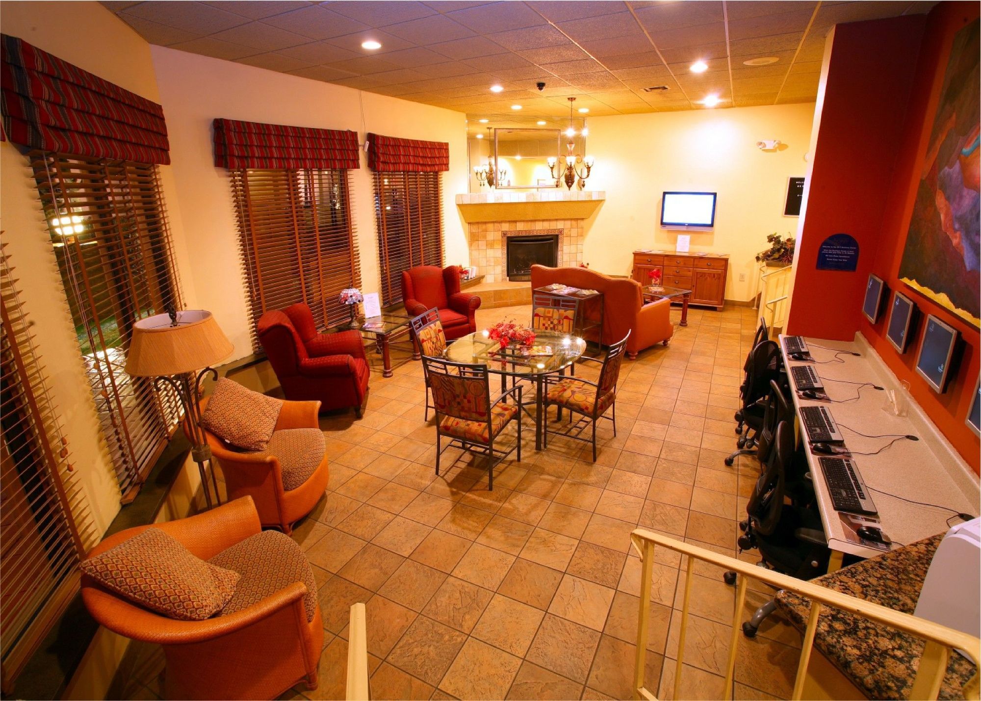 Hotel Western Innsuites Foothills & 3*