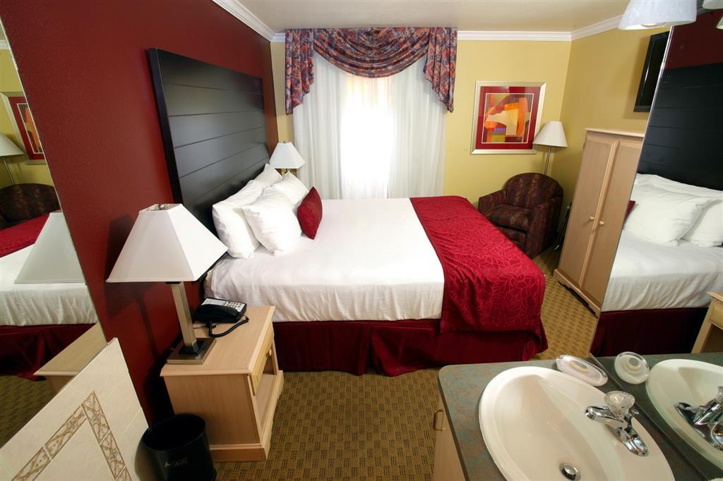 Hotel Western Innsuites Foothills &