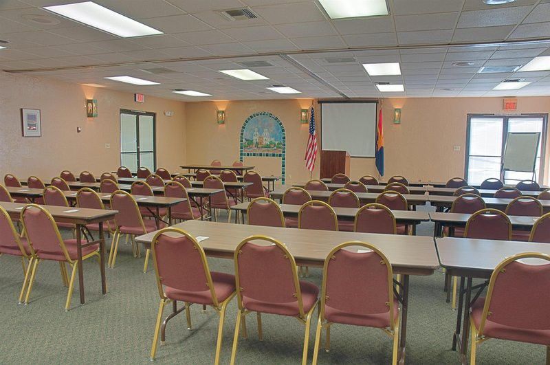 Hotel Western Innsuites Foothills &