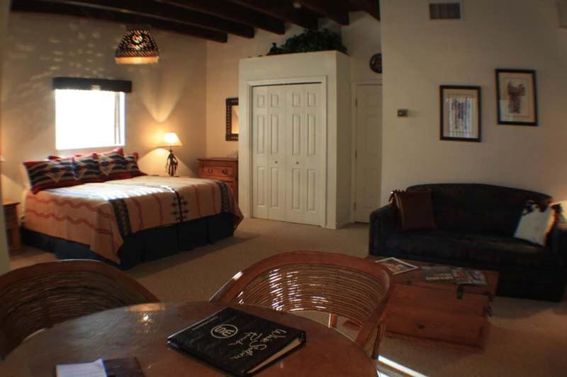 Bed & Breakfast White Stallion Ranch