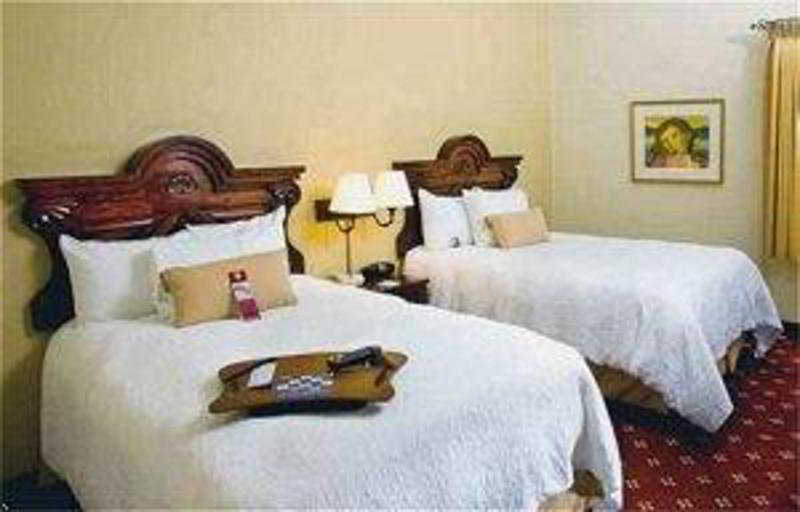 Hampton & Mall Hotel Tucson