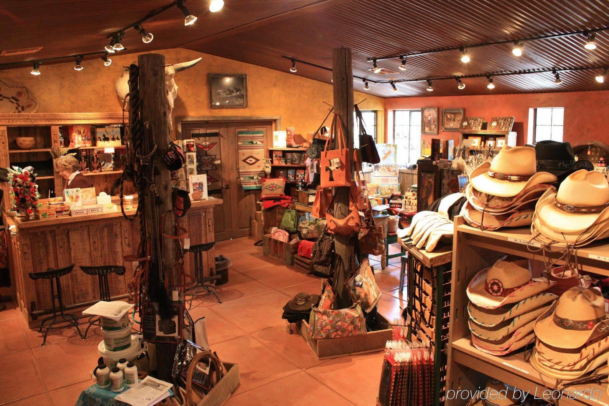White Stallion Ranch Bed & Breakfast 4*