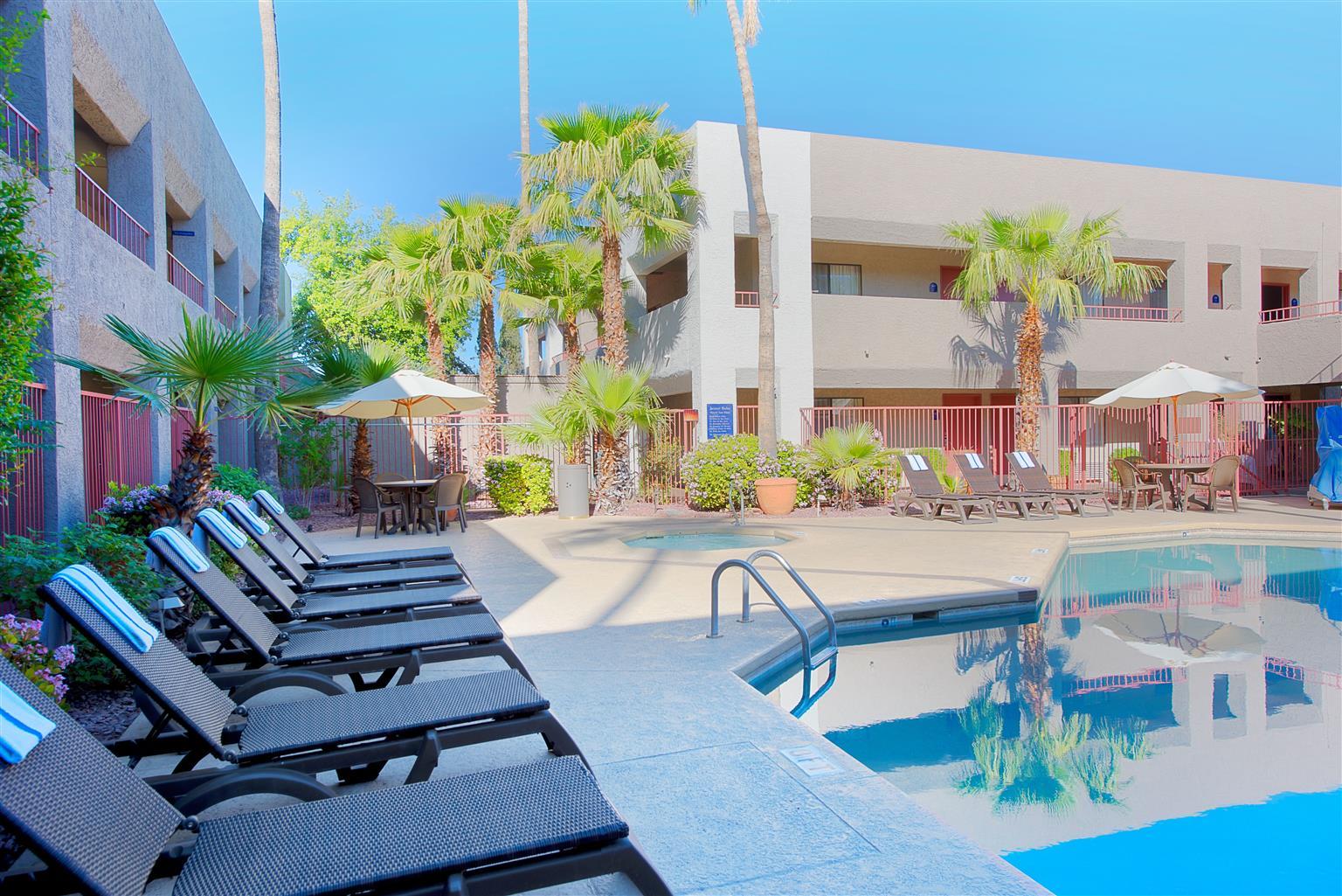 Hotel Western Innsuites Foothills & 3*