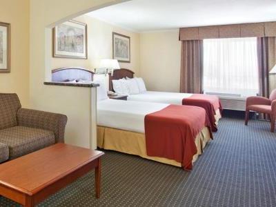 Express & Mall By Ihg Hotel 3*