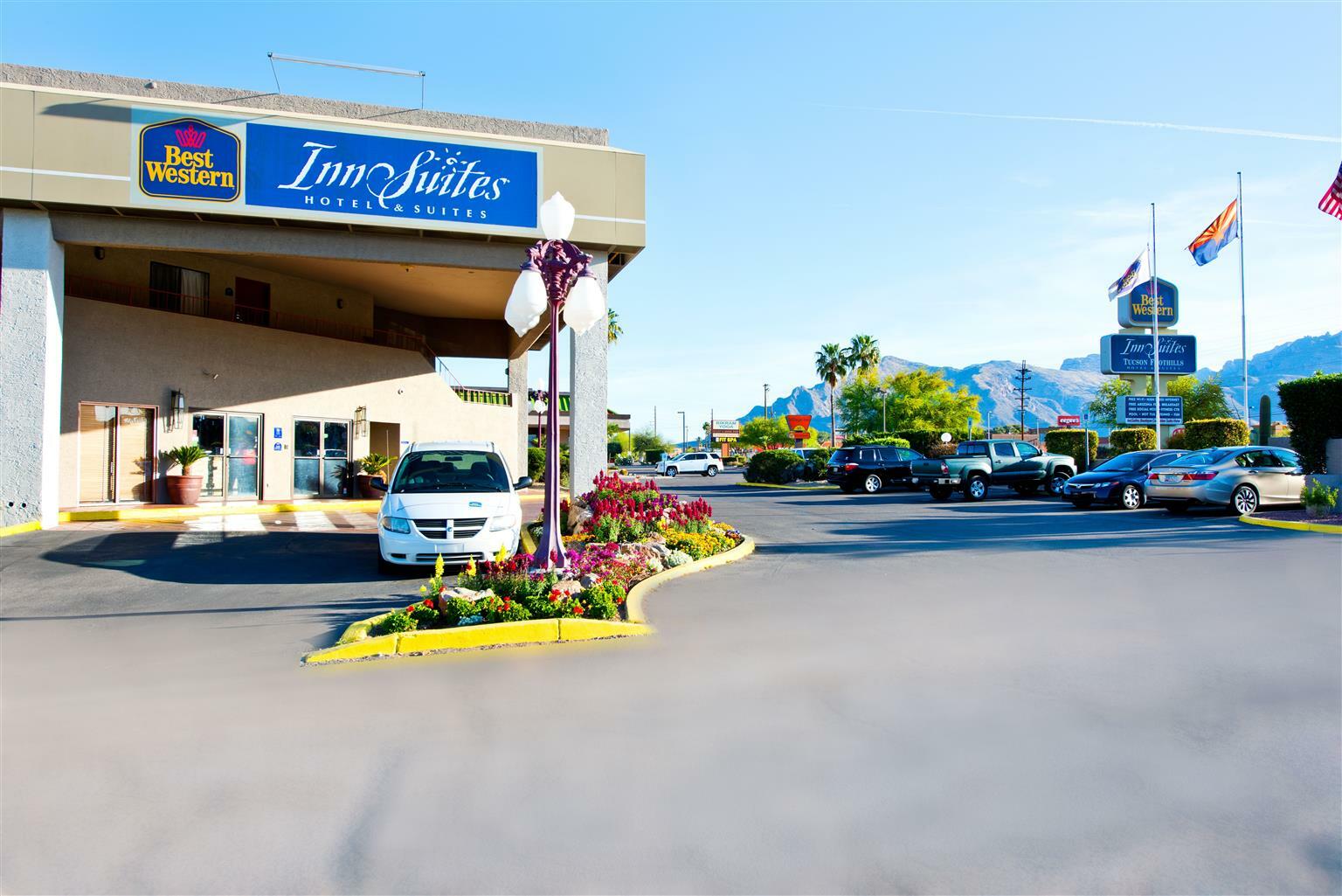 Western Innsuites Foothills & Hotel 3*