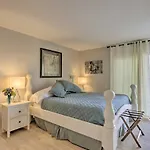 Lakefront Tempe House With Sun Deck, Hot Tub And Boats