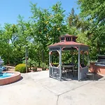 Bell Rock Inn