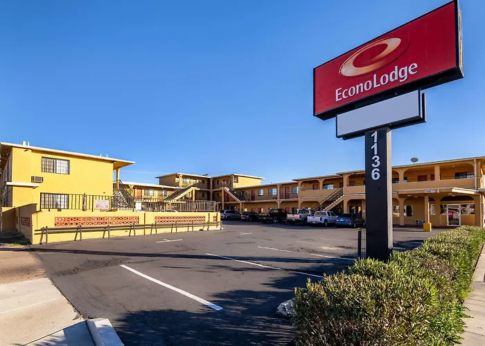 Econo Lodge University