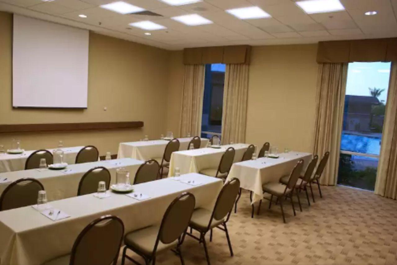 Hotel Homewood By Hilton Airport South