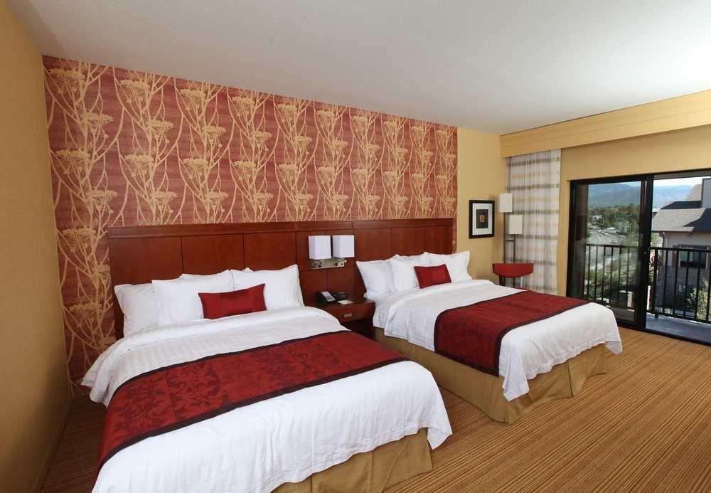 Courtyard Hotel 3*