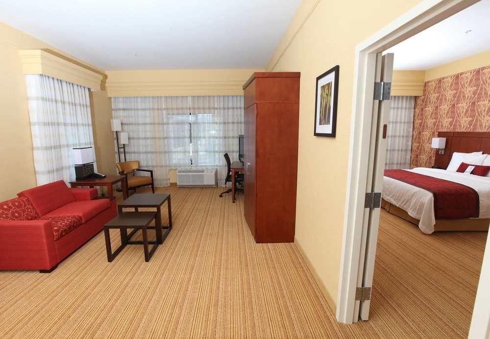 Hotel Courtyard 3*