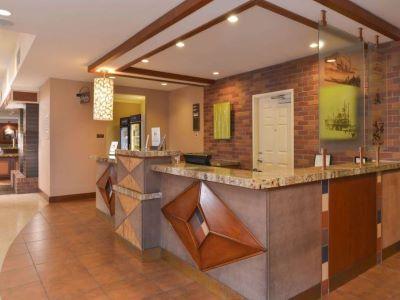 Hilton Garden Pivot Point Hotel 3*
