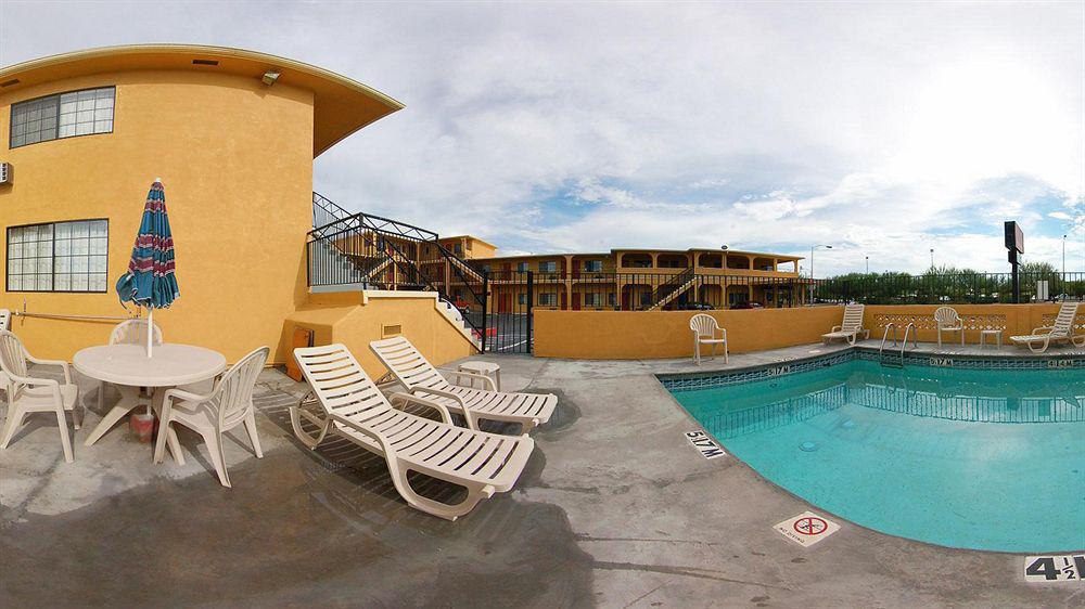 Econo Hotel