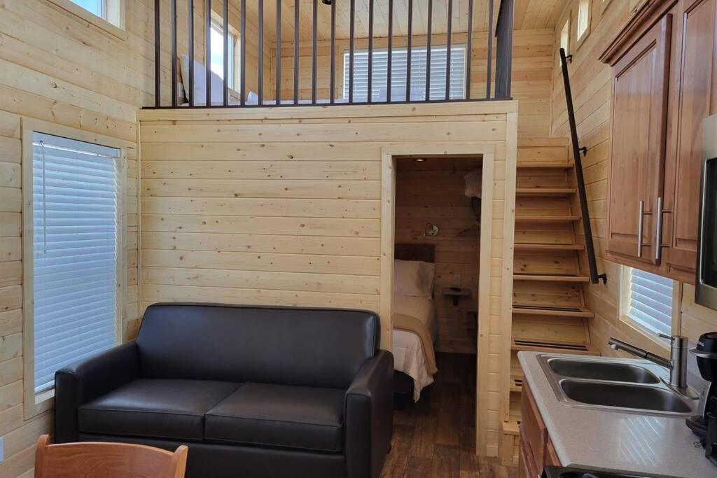073 Tiny Nr Grand Canyon South Rim Sleeps 8