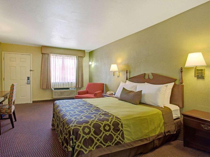 Travelodge By Wyndham Az Hotel 2*