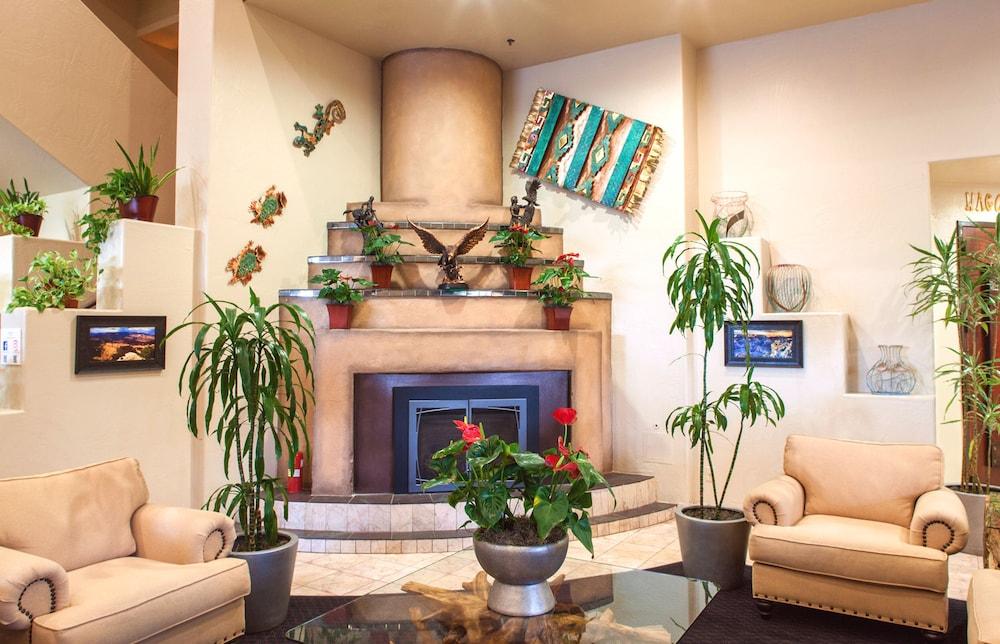 Grand Canyon Plaza