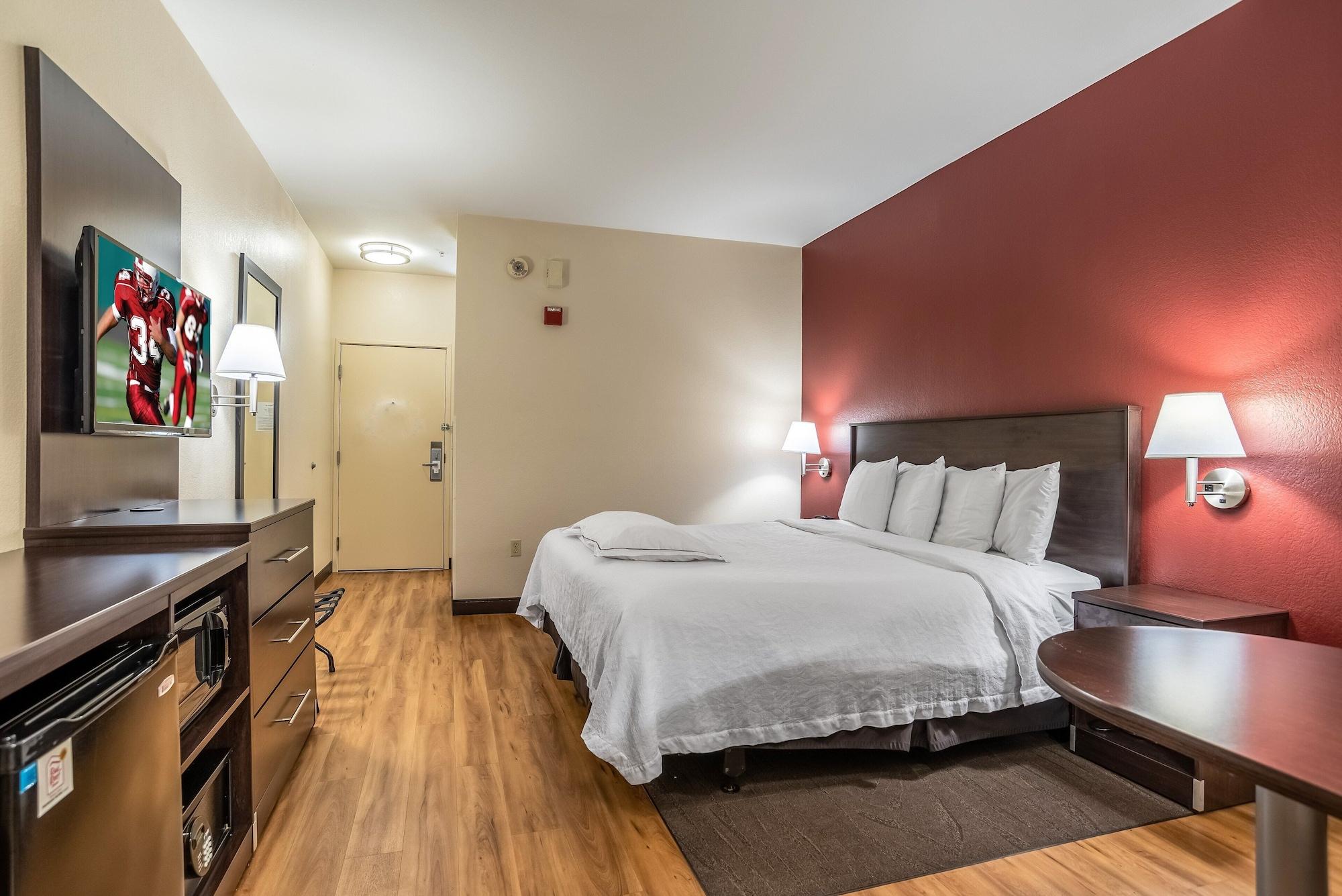 Red Roof + West Hotel 3*