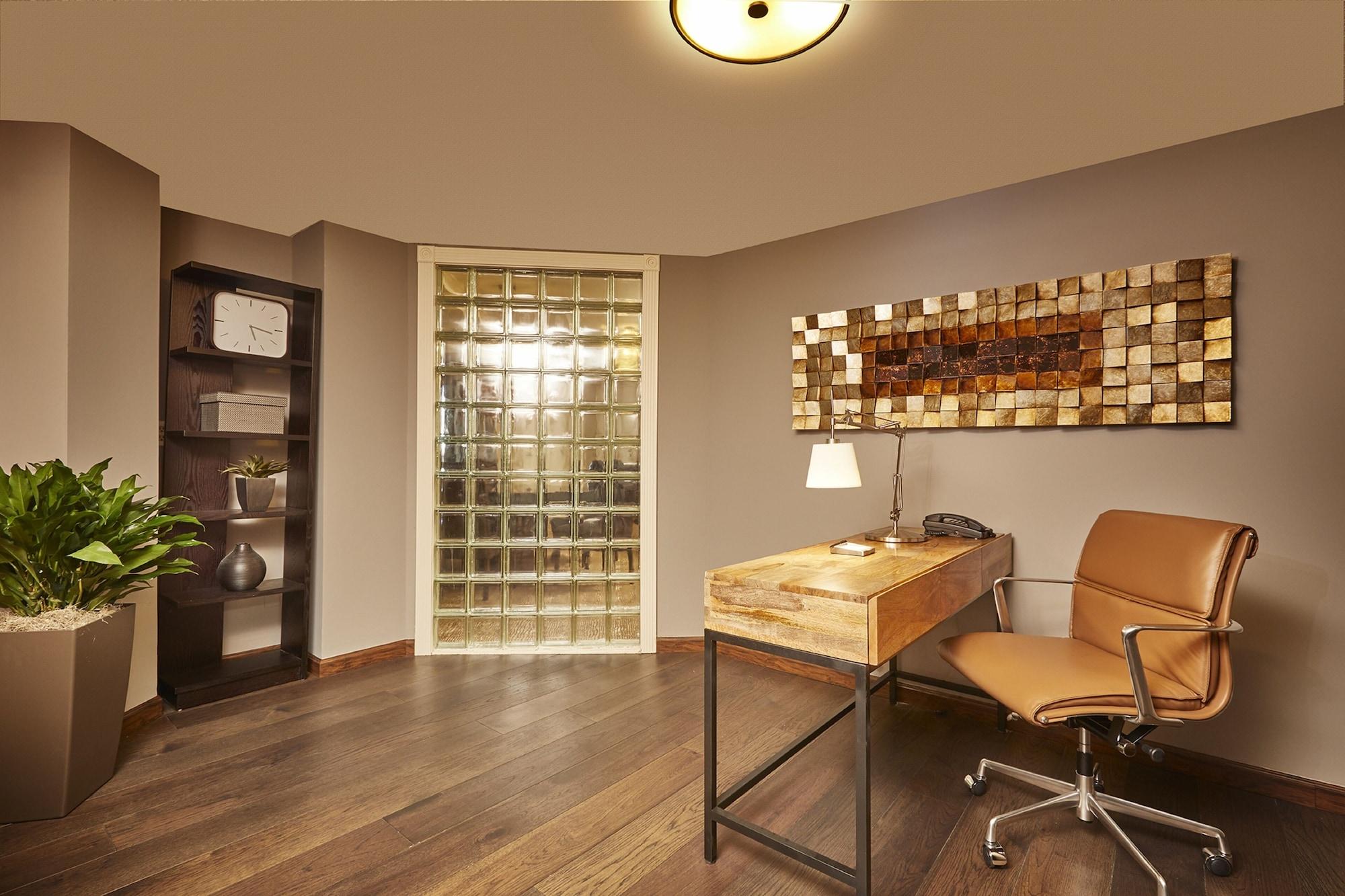 Doubletree By Hilton Phoenix Hotel 4*