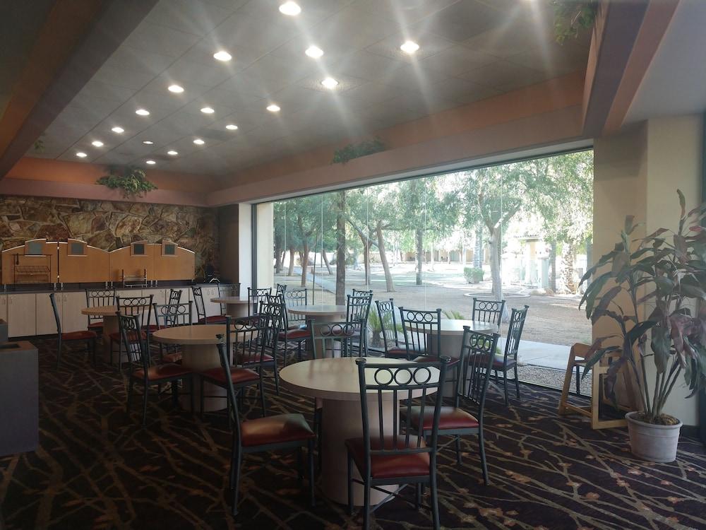 Hotel Windemere & Conference Center 3*