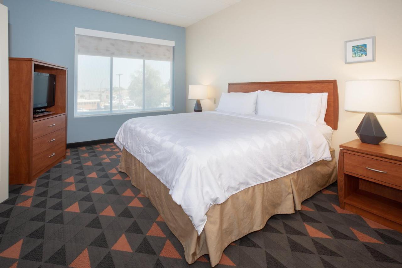 & - West Phoenix Area By Ihg Goodyear