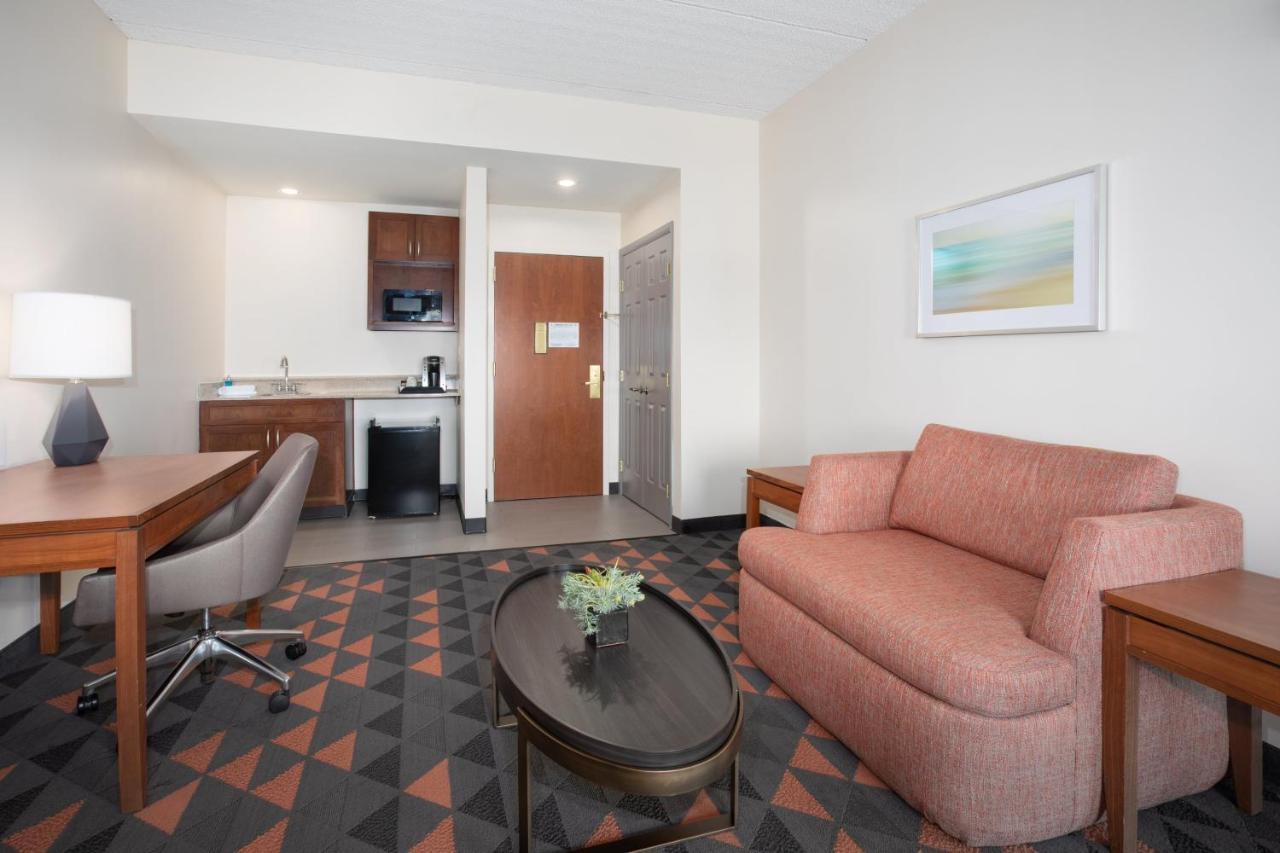 & - West Phoenix Area By Ihg Goodyear