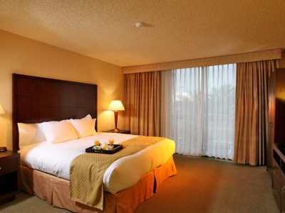 Doubletree By Hilton Airport 4*