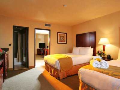 Doubletree By Hilton Airport