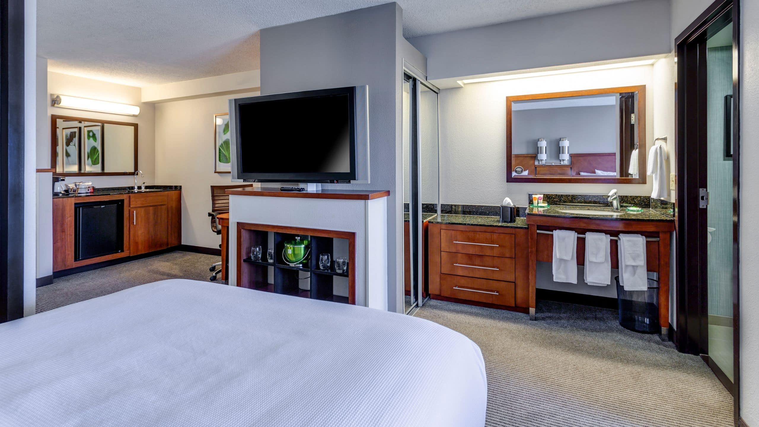 Hyatt Place Phoenix Airport 3*