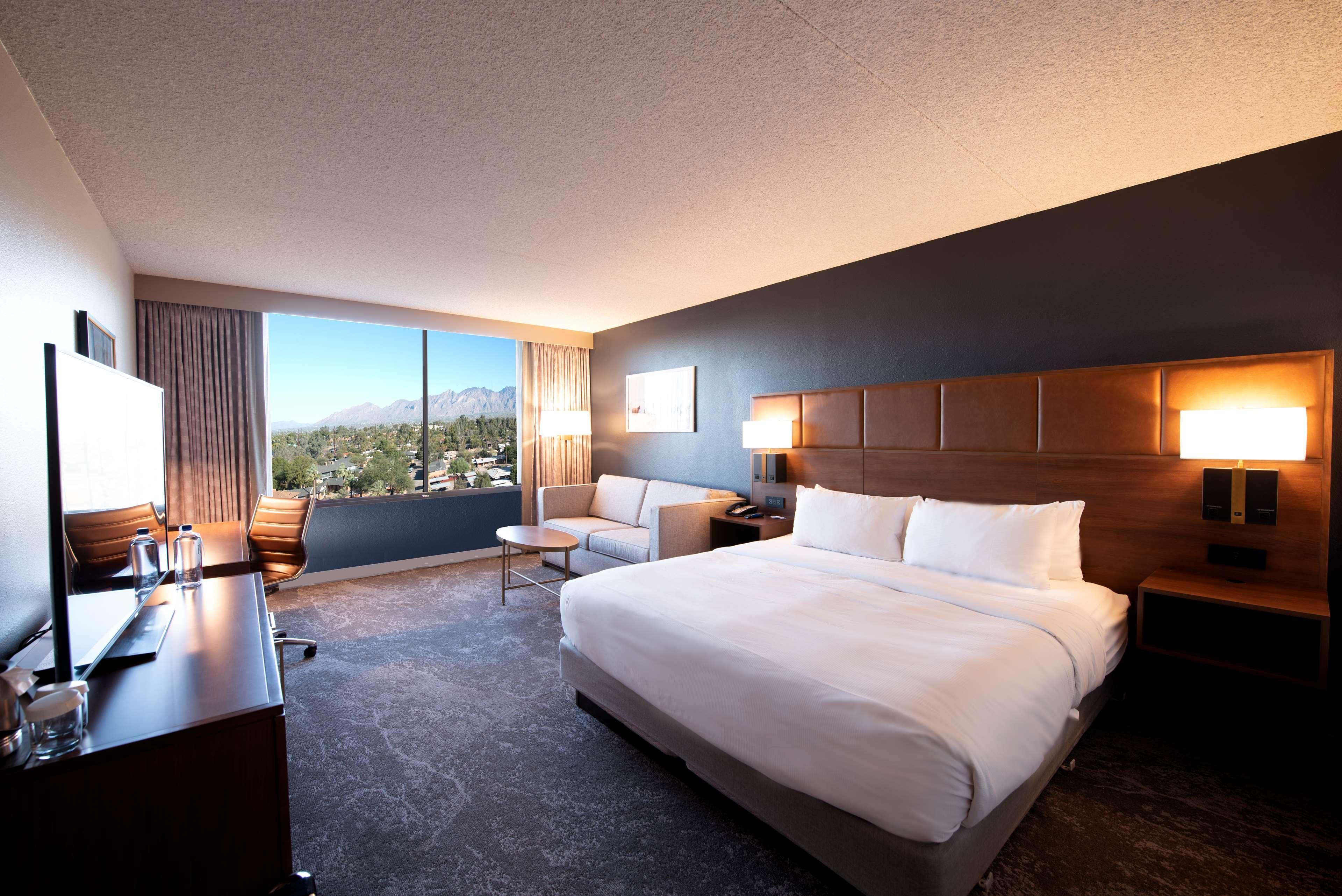 Doubletree By Hilton Tucson-reid Park Hotel