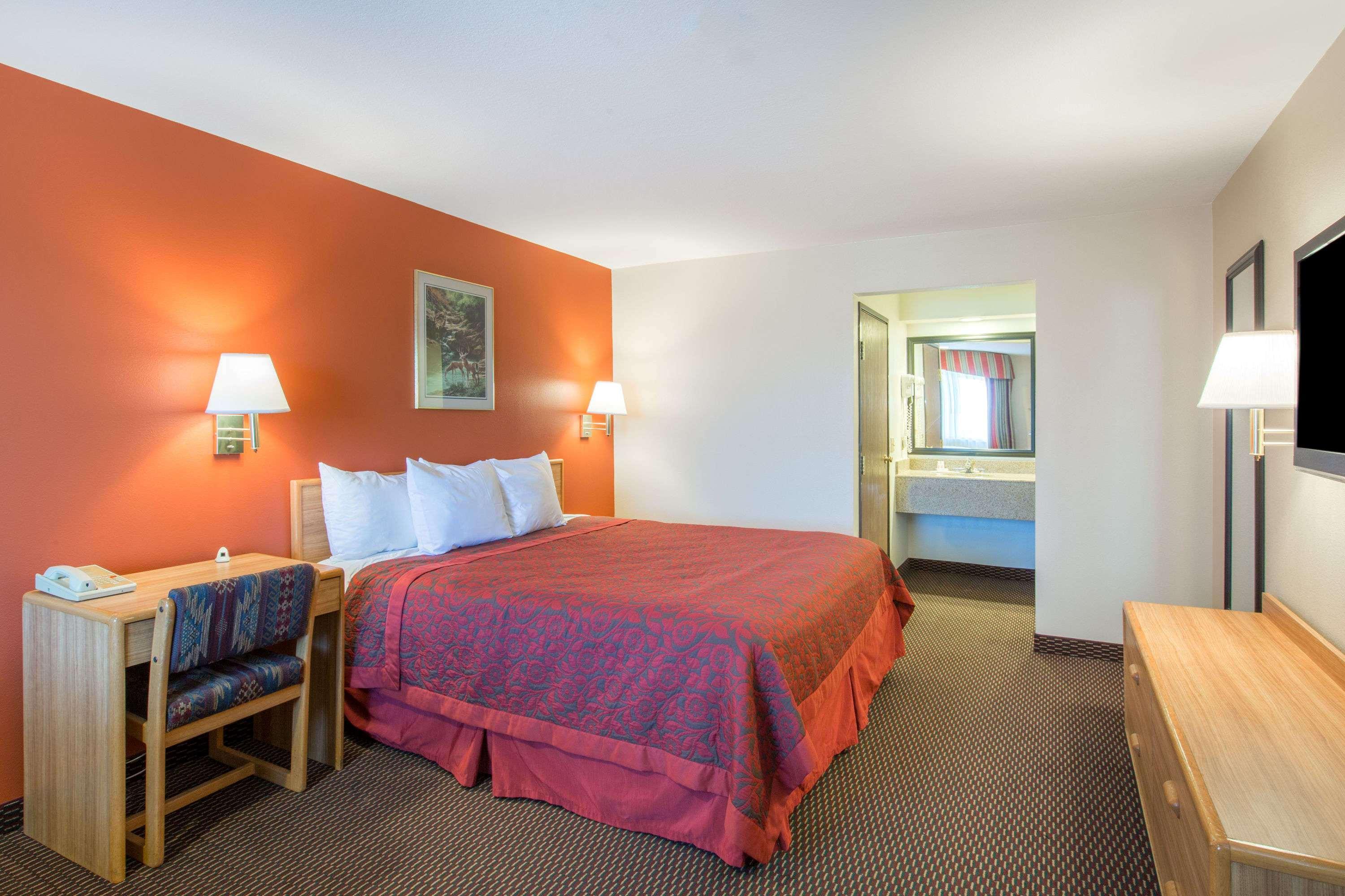 Days By Wyndham Airport Tucson