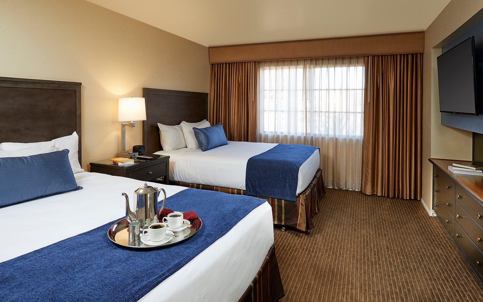 Resort The Scottsdale Plaza & 4*